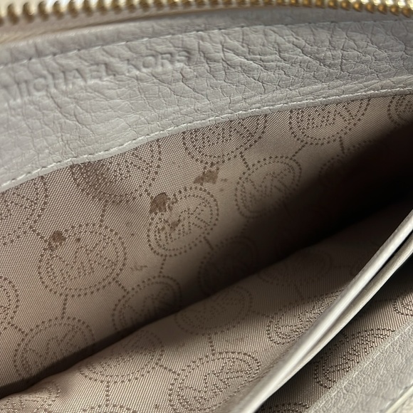 Michael Kors Beige Pebbled Leather Clutch Zip Around Wallet - Picture 8 of 8